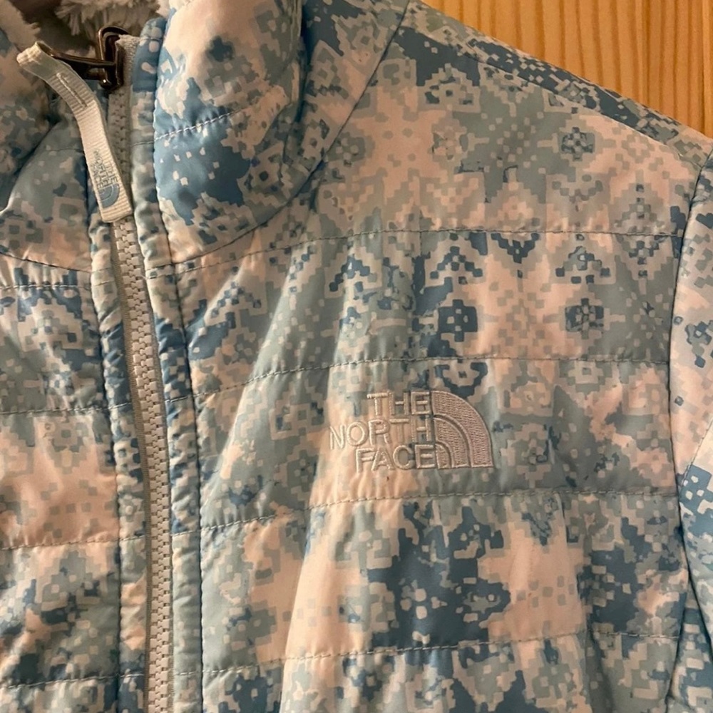 The North Face Girls Reversible Mossbud Swirl Coat XL